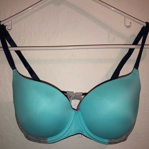 Pink bra (lightly lined) 🦋